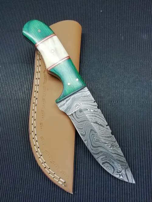 HANDMADE DAMASCUS STEEL HUNTING KNIFE !!!