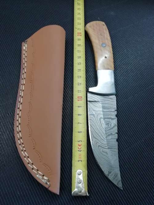 HANDMADE DAMASCUS STEEL HUNTING KNIFE !!!