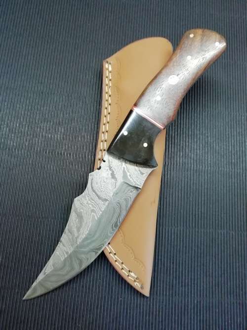 HANDMADE DAMASCUS STEEL HUNTING KNIFE !!!