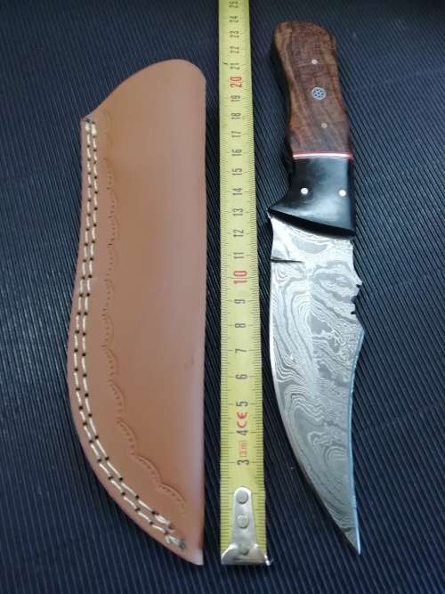 HANDMADE DAMASCUS STEEL HUNTING KNIFE !!!