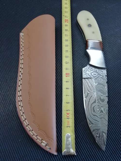 HANDMADE DAMASCUS STEEL HUNTING KNIFE !!!