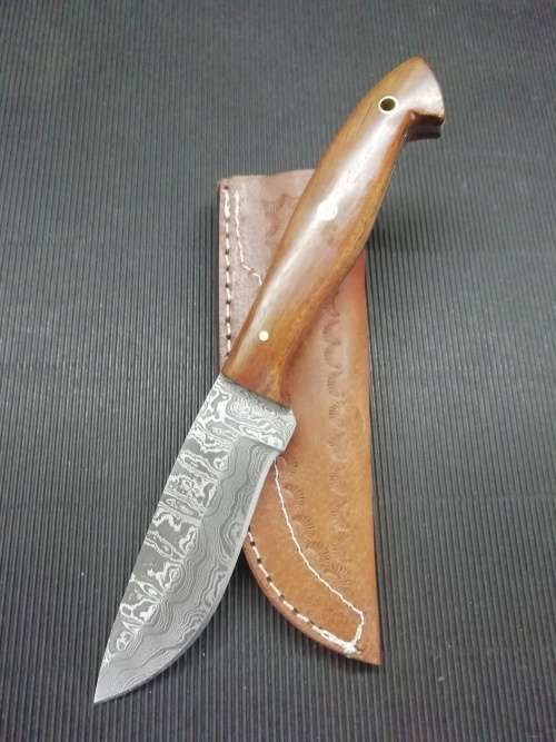 HANDMADE DAMASCUS STEEL HUNTING KNIFE !!!