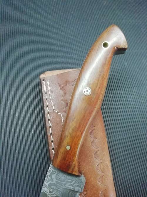 HANDMADE DAMASCUS STEEL HUNTING KNIFE !!!