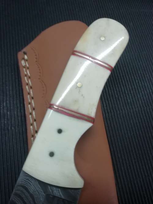 HANDMADE DAMASCUS STEEL HUNTING KNIFE !!!