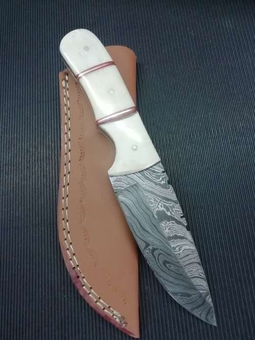 HANDMADE DAMASCUS STEEL HUNTING KNIFE !!!