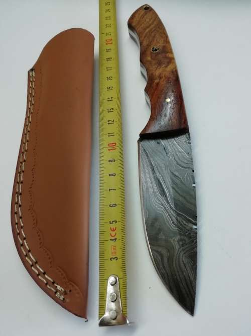 HANDMADE DAMASCUS STEEL HUNTING KNIFE !!!
