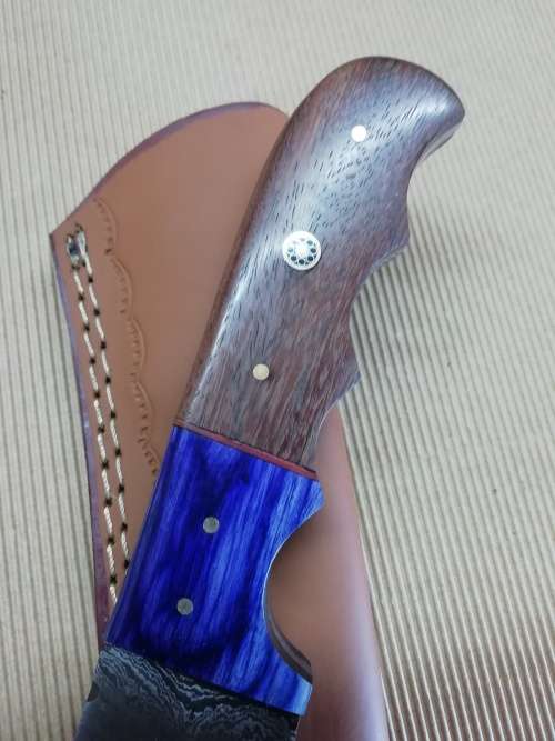 HANDMADE DAMASCUS STEEL HUNTING KNIFE !!!