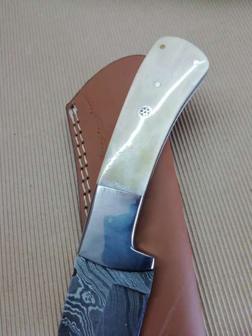 HANDMADE DAMASCUS STEEL HUNTING KNIFE !!!