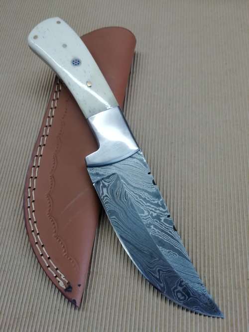 HANDMADE DAMASCUS STEEL HUNTING KNIFE !!!
