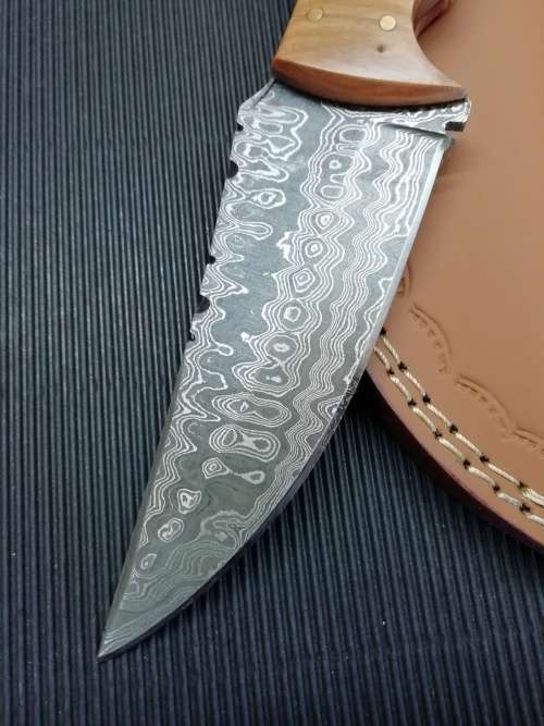 HANDMADE DAMASCUS STEEL HUNTING KNIFE !!!