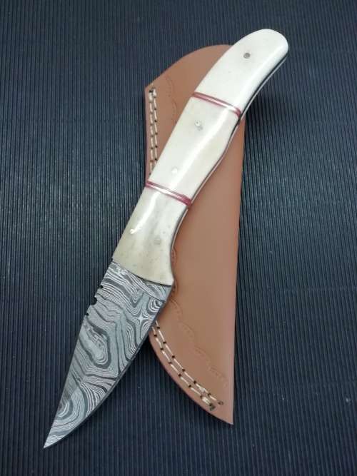 HANDMADE DAMASCUS STEEL HUNTING KNIFE !!!