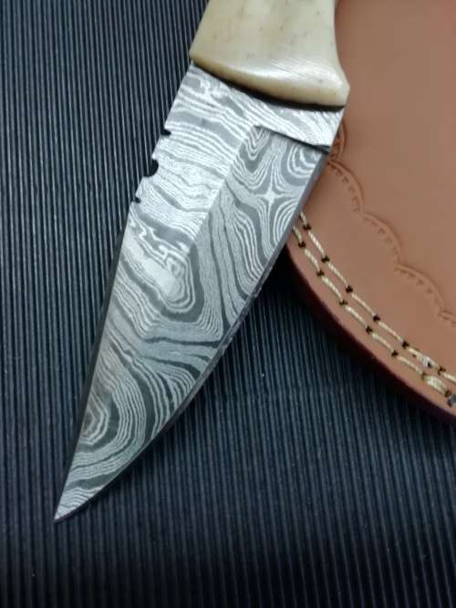 HANDMADE DAMASCUS STEEL HUNTING KNIFE !!!