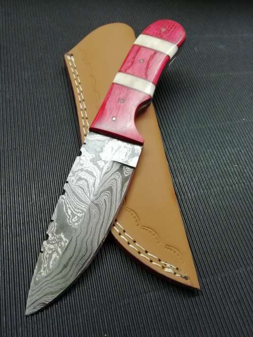 HANDMADE DAMASCUS STEEL HUNTING KNIFE !!!