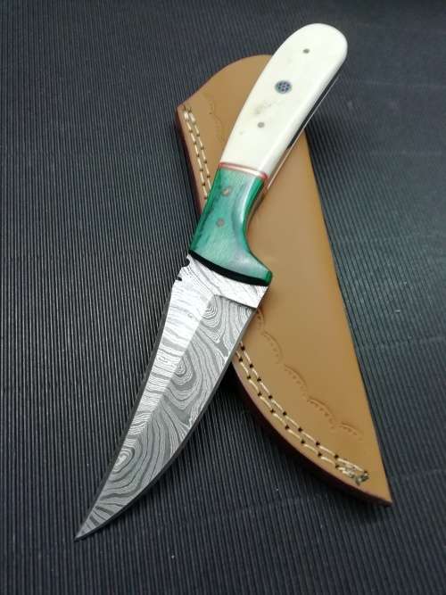 HANDMADE DAMASCUS STEEL HUNTING KNIFE !!!