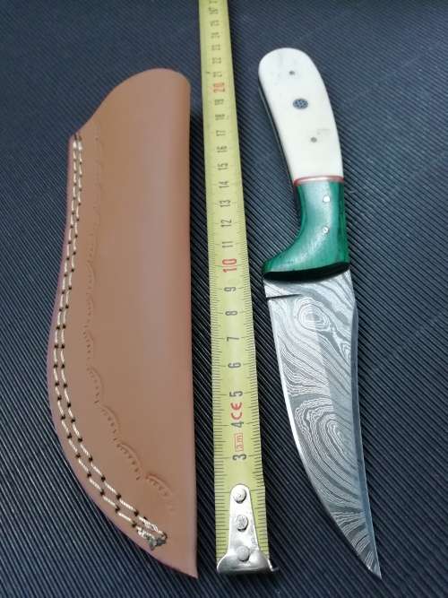 HANDMADE DAMASCUS STEEL HUNTING KNIFE !!!
