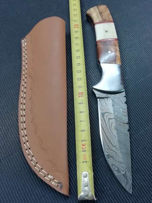 HANDMADE DAMASCUS STEEL HUNTING KNIFE !!!