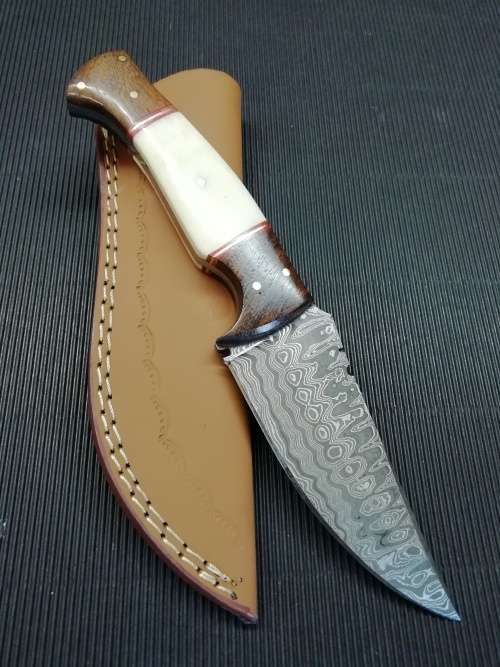 HANDMADE DAMASCUS STEEL HUNTING KNIFE !!!