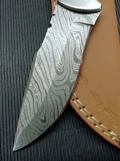 HANDMADE DAMASCUS STEEL HUNTING KNIFE !!!
