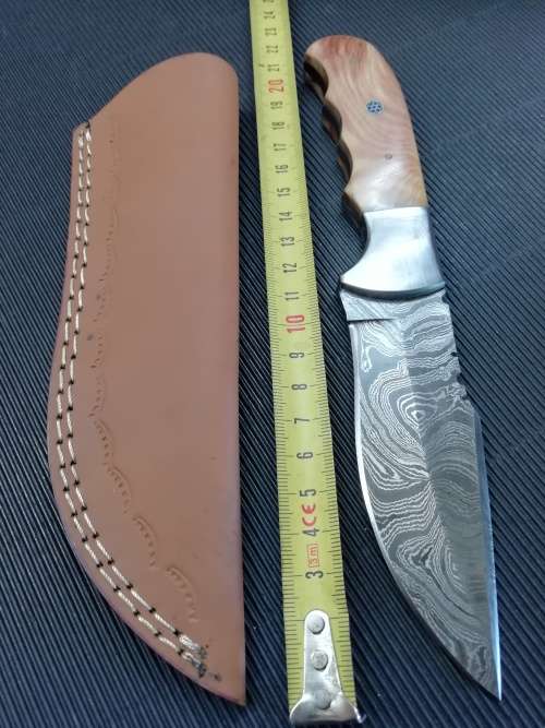 HANDMADE DAMASCUS STEEL HUNTING KNIFE !!!