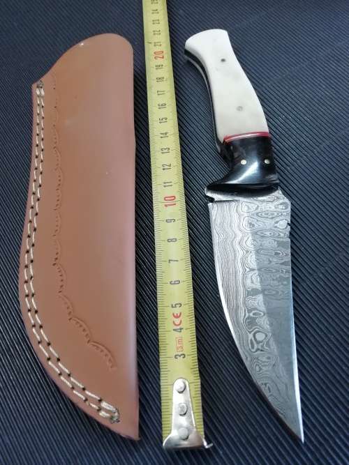 HANDMADE DAMASCUS STEEL HUNTING KNIFE !!!