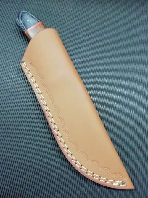 HANDMADE DAMASCUS STEEL HUNTING KNIFE !!