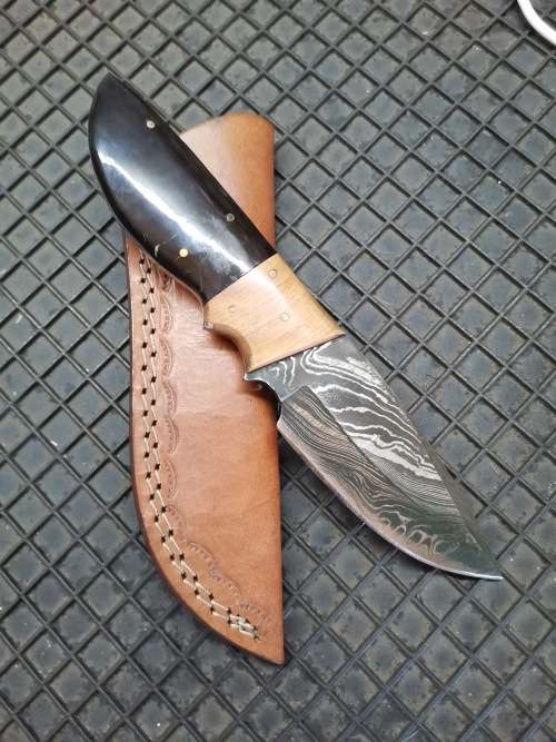 Handmade Damascus Steel Hunting Knife