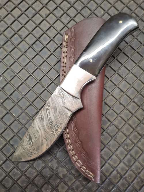 Handmade Damascus Steel Hunting Knife