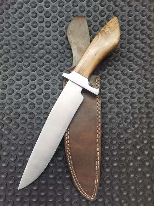 HANDMADE STAINLESS STEEL HUNTING KNIFE