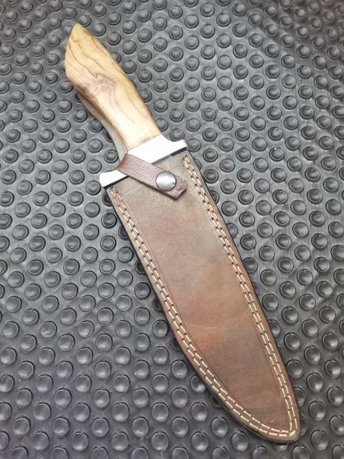 HANDMADE STAINLESS STEEL HUNTING KNIFE