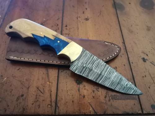 Handmade Damascus Steel Hunting Knife