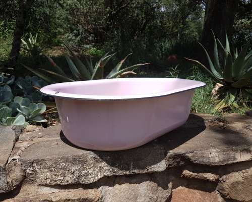 Pink enamel baby bath / basin - Excellent condition
