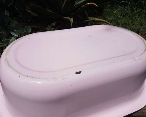 Pink enamel baby bath / basin - Excellent condition