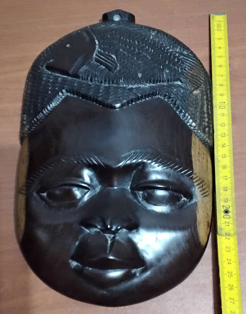 Mask: beautiful carved art face mask