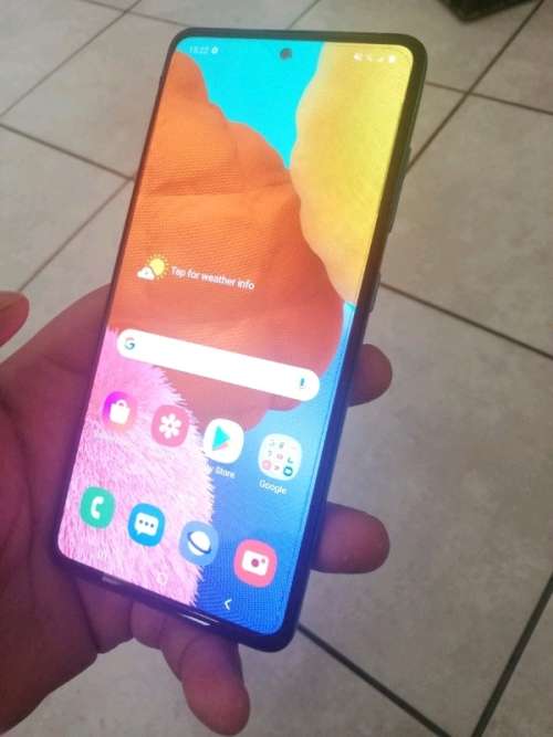 Samsung Galaxy A51 with all accessories and 3 pouches.