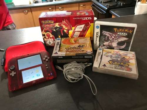 Nintendo 2DS Transparent Red Edition