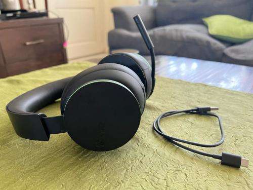 Xbox Wireless Headset  Xbox Series X|S, Xbox One, and Windows 10 Devices