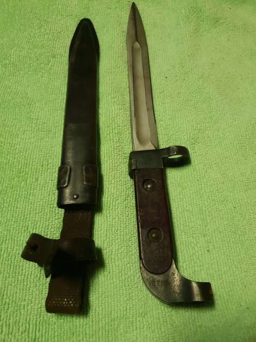 RUSSIAN AK 47 BAYONET WITH SCABBARD - ll World War