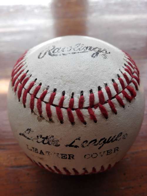 VINTAGE RAWLINGS BASEBALL