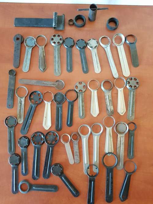 VINTAGE WATCHMAKERS WATCH CASE OPENERS- SOLD AS ONE LOT