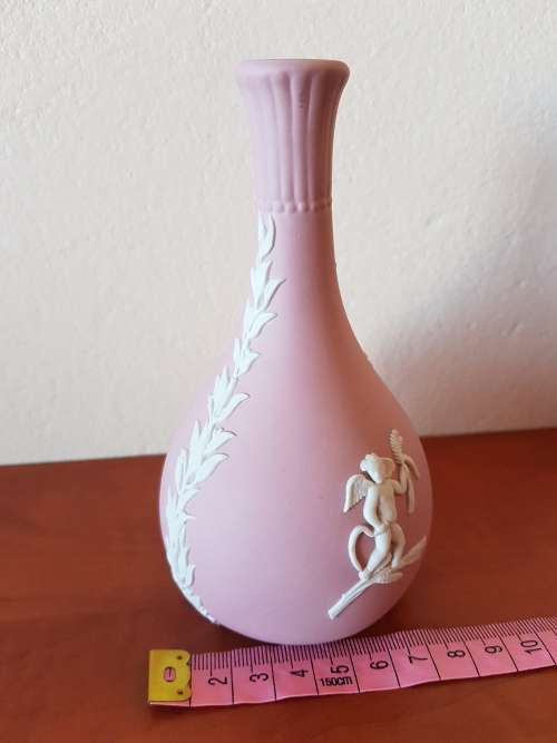 WEDGEWOOD PINK JASPERWARE BUD VASE- RARE AND COLLECTABLE