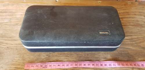 COLLECTABLE VINTAGE PHILISHAVE RECHARGEBLE RAZOR IN BOX WITH CORD