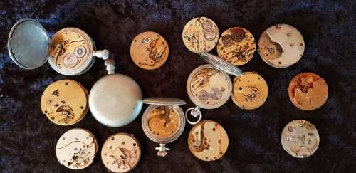 VARIOUS VINTAGE POCKET WATCHES AND DIALS WITH MOVEMENTS FOR REPAIR/SPARES