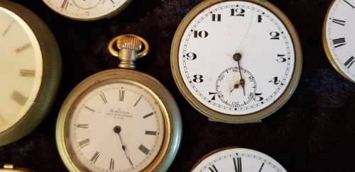 VARIOUS VINTAGE POCKET WATCHES AND DIALS WITH MOVEMENTS FOR REPAIR/SPARES