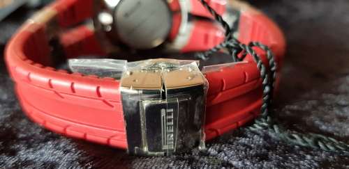 PIRELLI PZERO TEMPO MEN'S WATCH- NEW WITH BOXES AND PAPERS