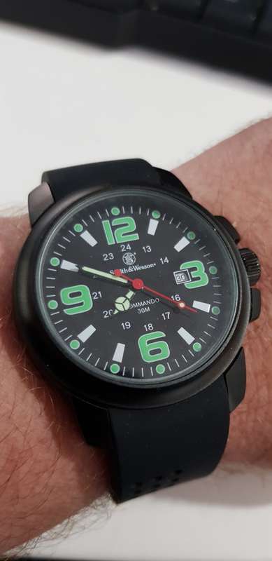 SMITH and WESSON COMMANDO MEN`S WATCH