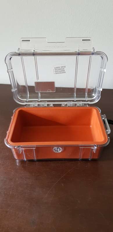 PELICAN 1050 WATERTIGHT CASE IN SUPER CONDITION