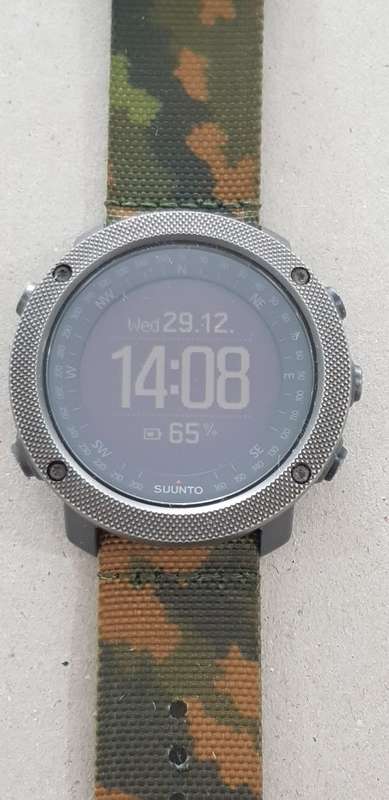 SUUNTO TRAVERSE ALPHA WITH 2 CHARGING CABLES