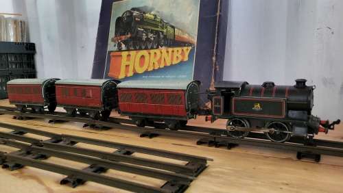 HORNBY CLOCKWORK Train Set in TIN  no 41 by MECCANO