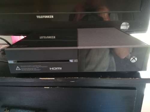 Xbox one, 2 controllers, 8 games & turtle beach x50 recon headset
