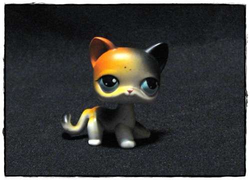 Littlest Pet Shop Cat made by Hasbro